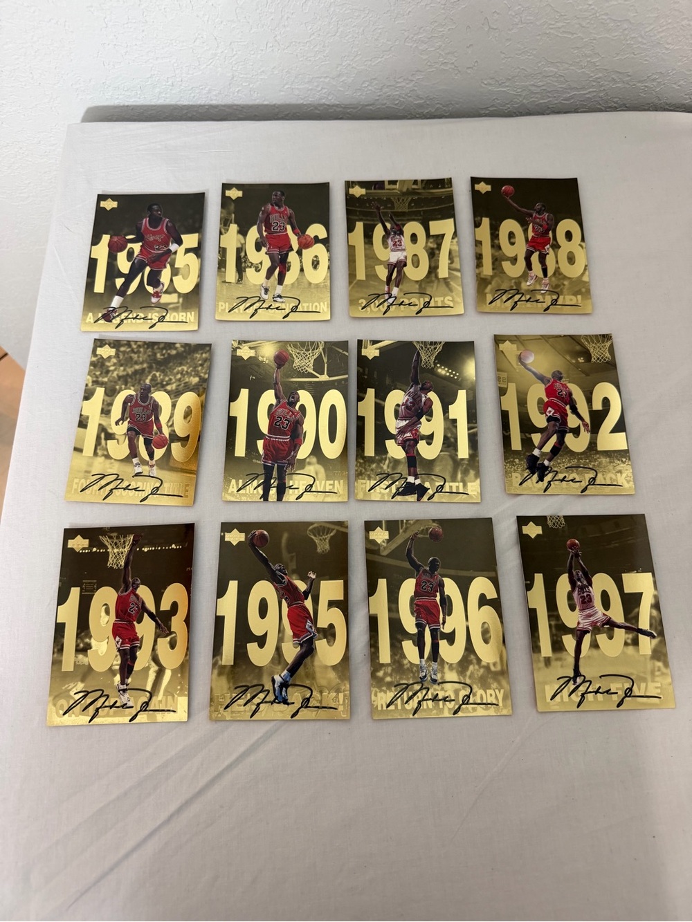 Michael Jordan Gold Basketball Card Set - Gold/Black